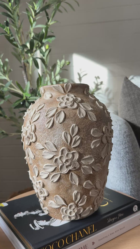 Vase 2